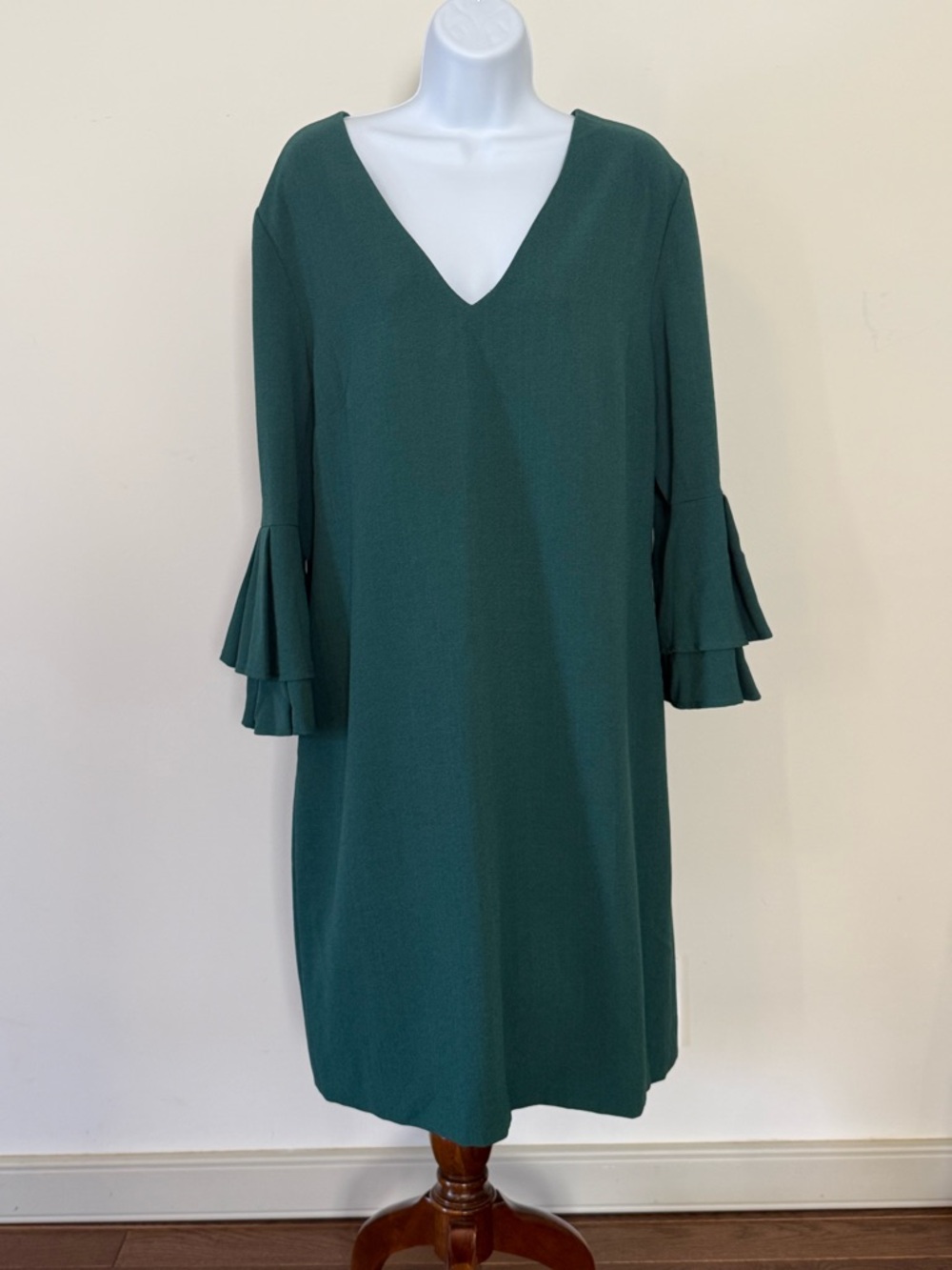 Green V Neck Ruffle Sleeve Dress 16